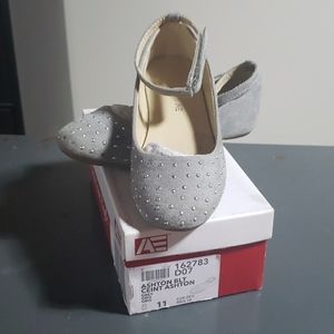 💥2/$5💥AE girl's ballet flat with ankle strap